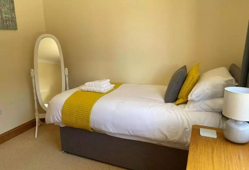 Sunny Bank Countryside Escape With Private Hot Tub And Countryside Views