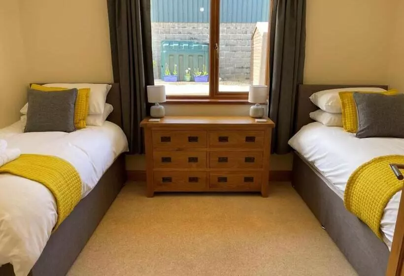 Sunny Bank Countryside Escape With Private Hot Tub And Countryside Views