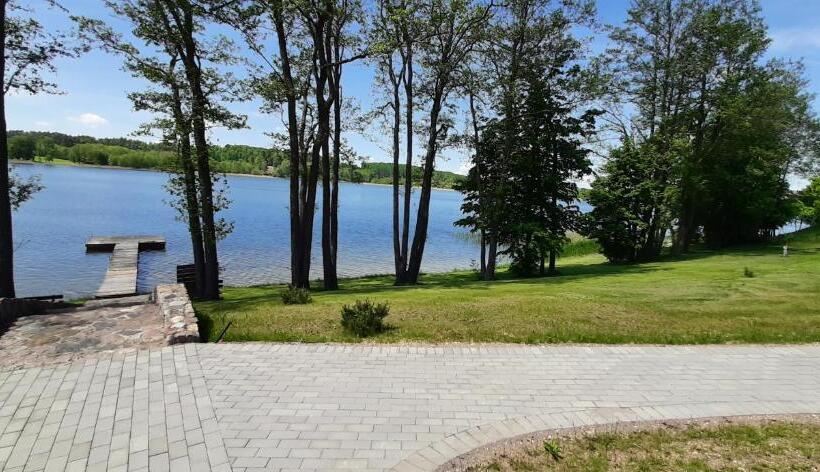 Vila Galadusis Prie Ežero