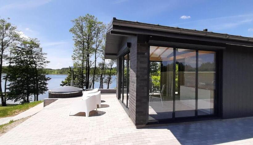 Vila Galadusis Prie Ežero