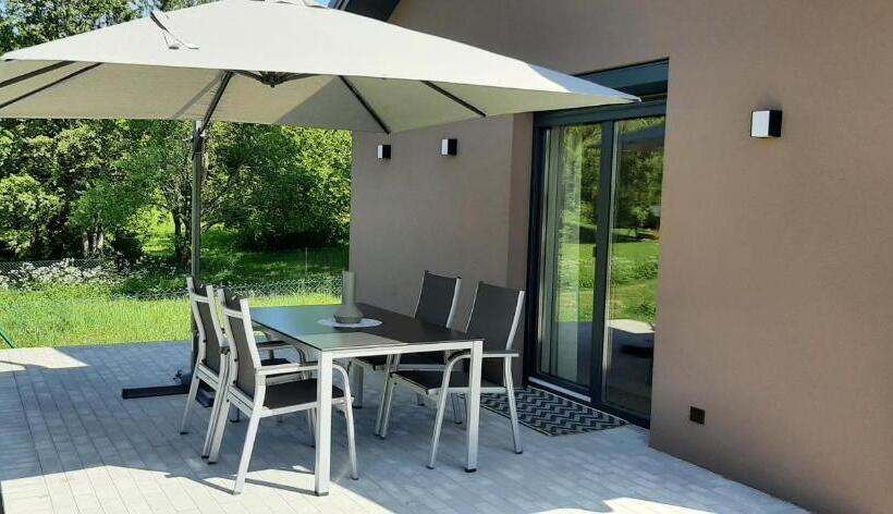 Vila Galadusis Prie Ežero