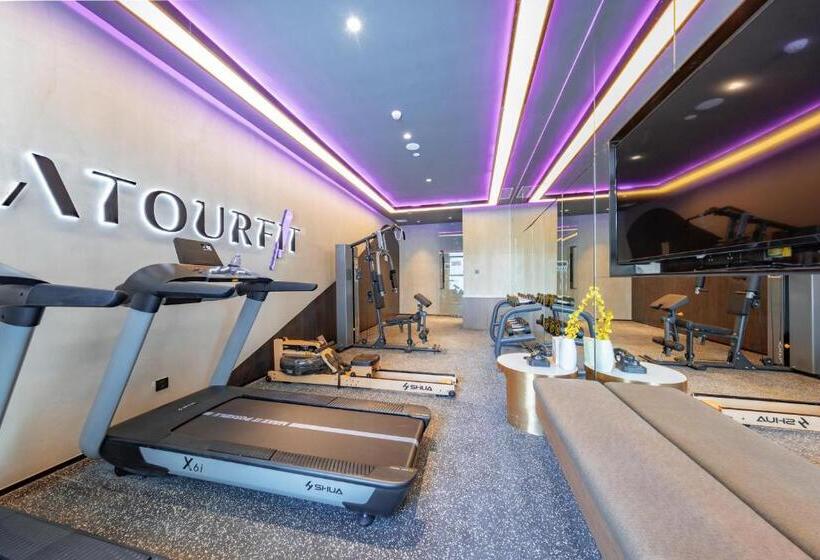 בית מלון כפרי Atour  Zhongshan North Railway Station Vpark Square