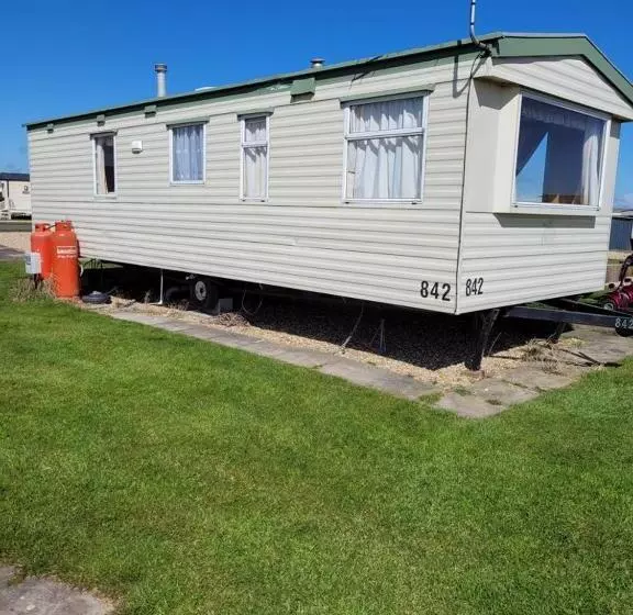 Beautiful 2 Bed Wigwam In Ingoldmells