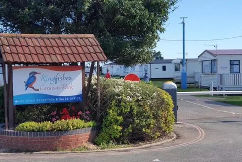 Beautiful 2 Bed Wigwam In Ingoldmells