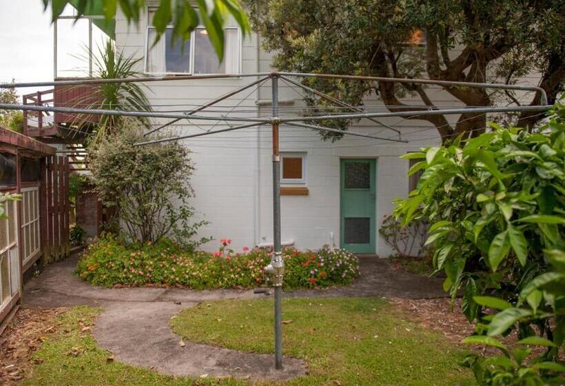 Holiday Haven   Whitianga Bach