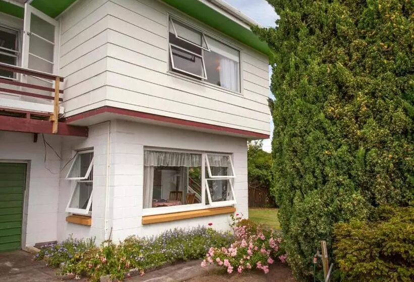 Holiday Haven   Whitianga Bach