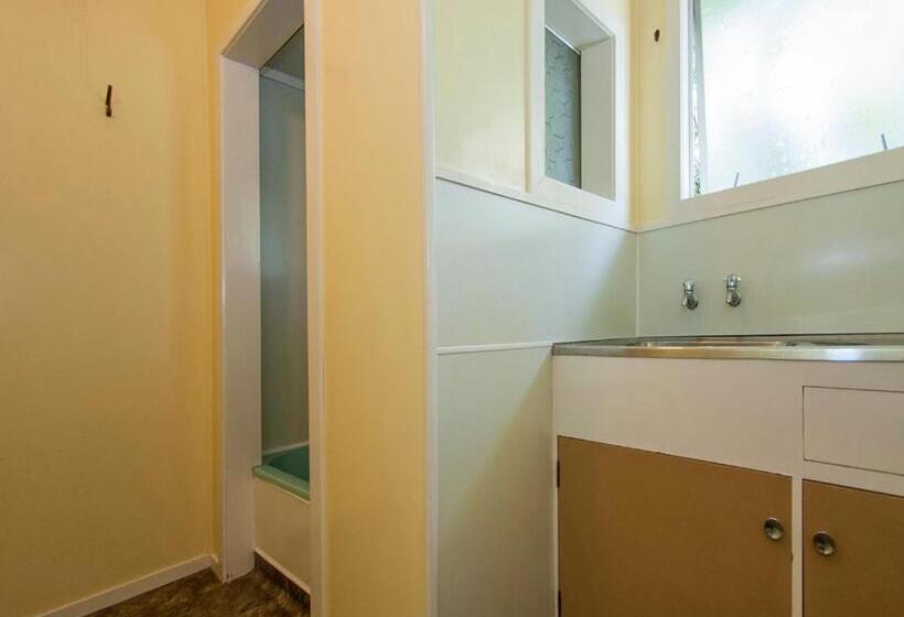 Holiday Haven   Whitianga Bach