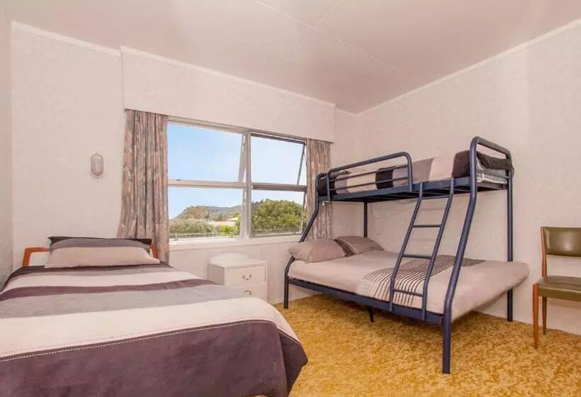 Holiday Haven   Whitianga Bach