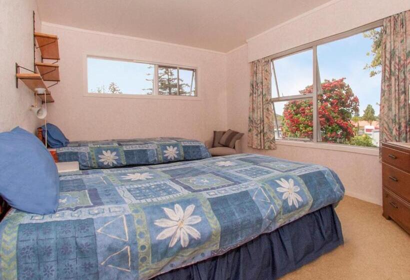 Holiday Haven   Whitianga Bach