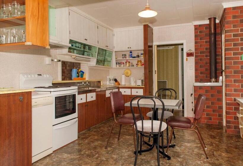 Holiday Haven   Whitianga Bach