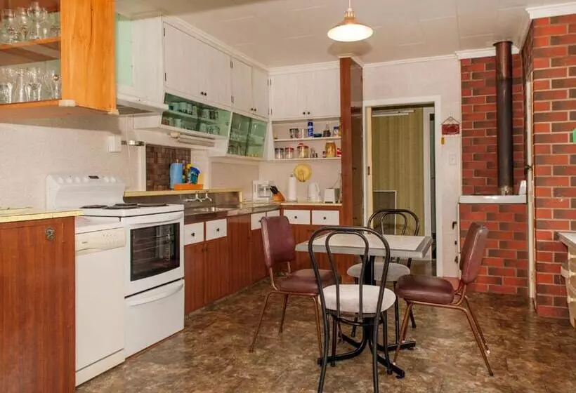 Holiday Haven   Whitianga Bach