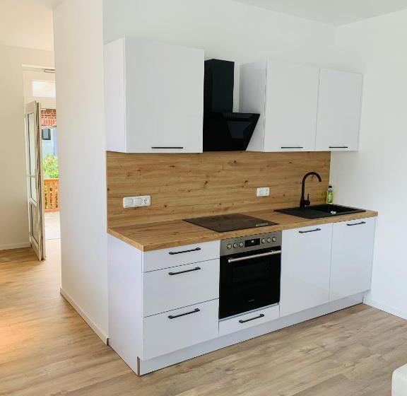 Feddersen Living Kernsanierte Ferienwohnungen   Gemütlich   Netflix   Voll Ausgestattet   Zentral