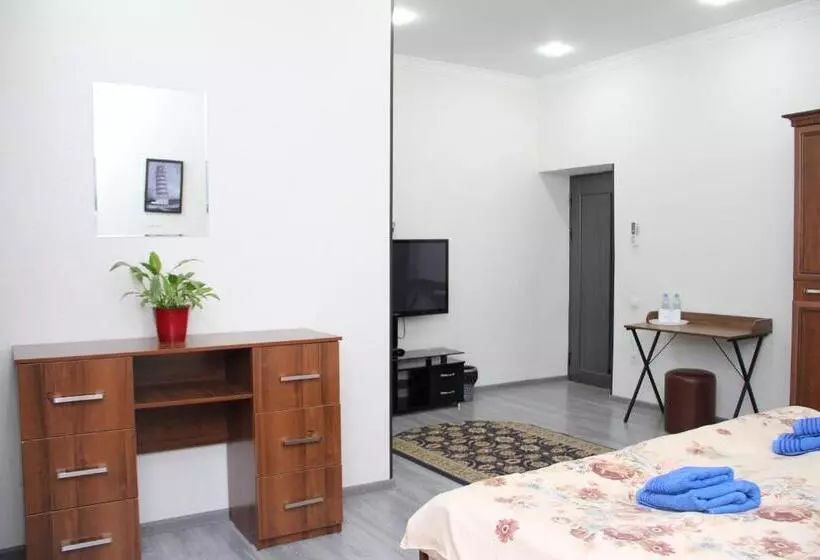 Majatalo Chinara Guest House Airport