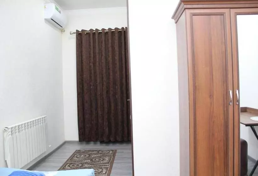 Majatalo Chinara Guest House Airport