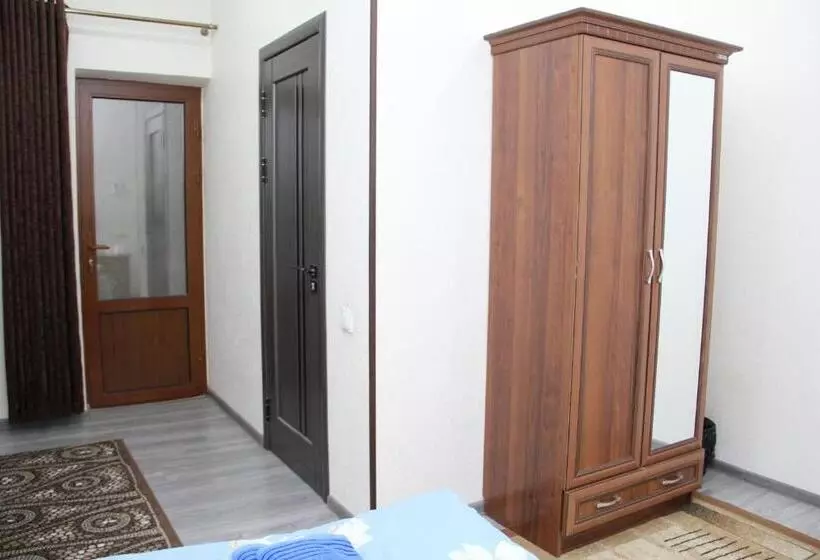 Majatalo Chinara Guest House Airport