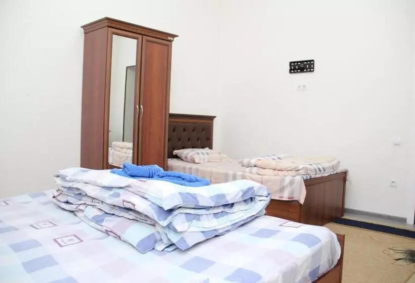 Majatalo Chinara Guest House Airport