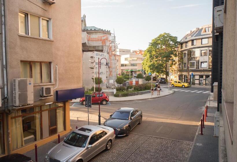 Super Center   Apartment On Kiril & Metodi Square