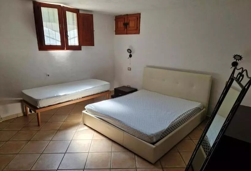 Accogliente Seminterrato A Due Passi Dal Mare