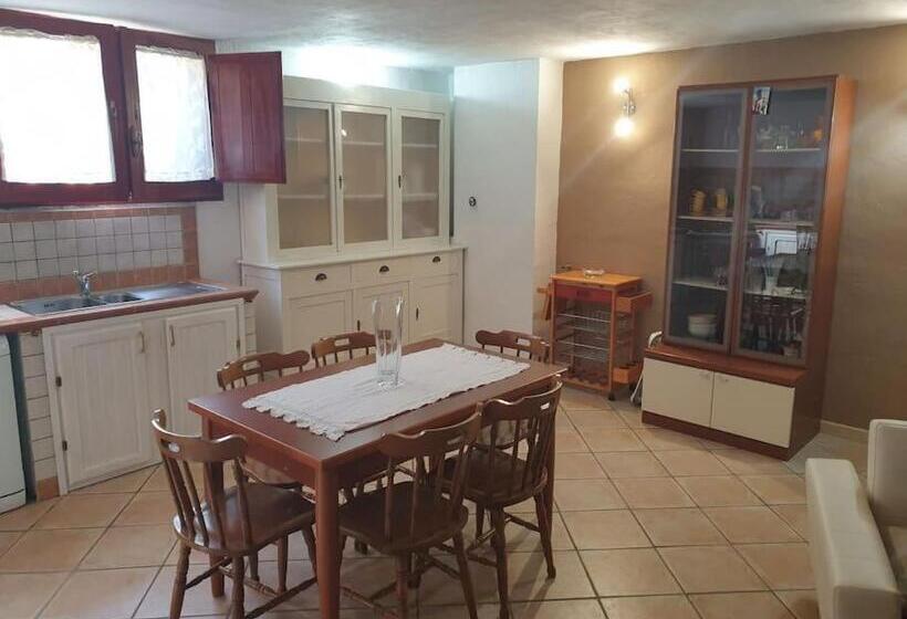 Accogliente Seminterrato A Due Passi Dal Mare