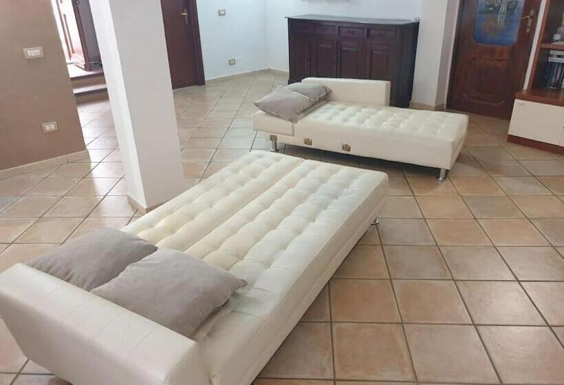 Accogliente Seminterrato A Due Passi Dal Mare