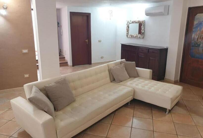 Accogliente Seminterrato A Due Passi Dal Mare