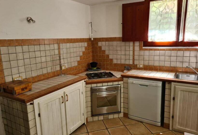 Accogliente Seminterrato A Due Passi Dal Mare