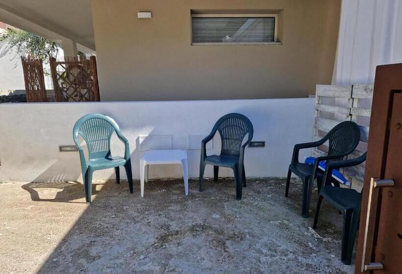 Accogliente Seminterrato A Due Passi Dal Mare