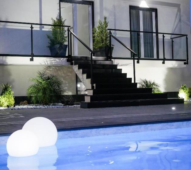 تختخواب و صبحانه Maison De Julia Pompei