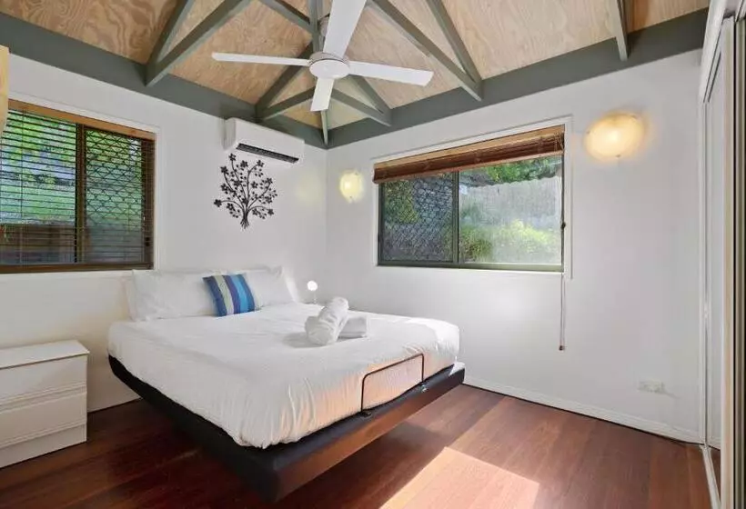 Main Stay   100m To Patrolled Beach, Pool, Wifi, Close To Cafes