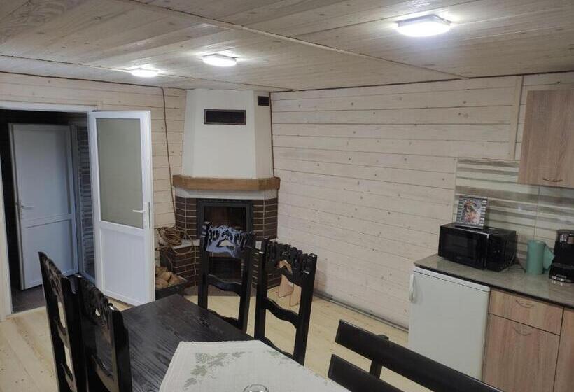 ペンション карпати котедж анастасія