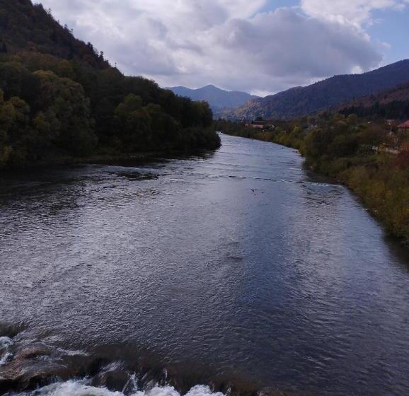 ペンション карпати котедж анастасія