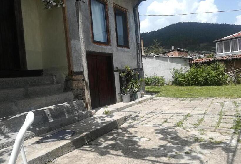 Pension (Hôtel basse catégorie) къща христини