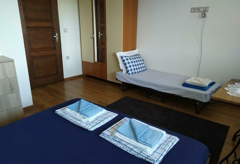 پانسیون Stefi House