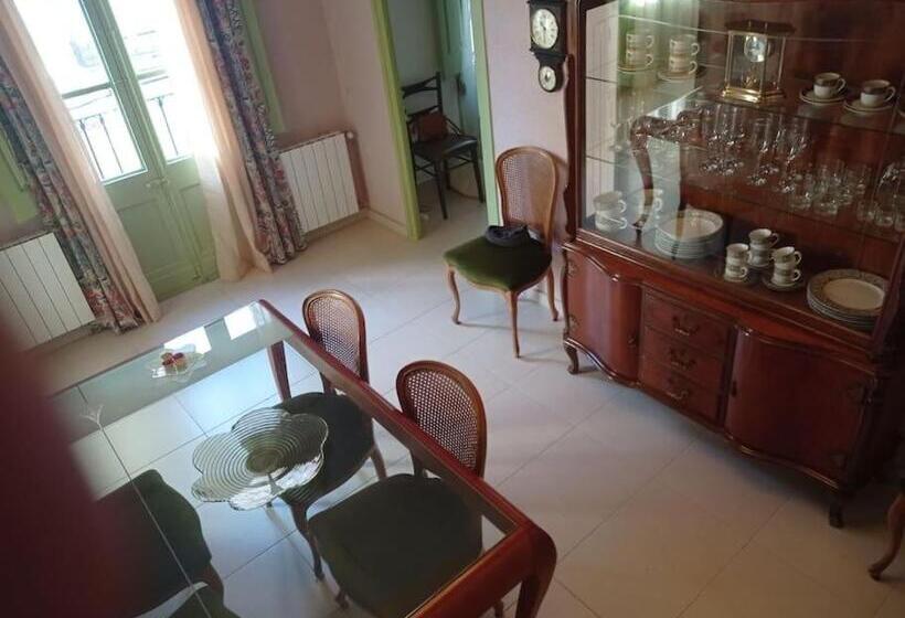 Pis Amb Encant A Campdevànol,al Centre Del Poble