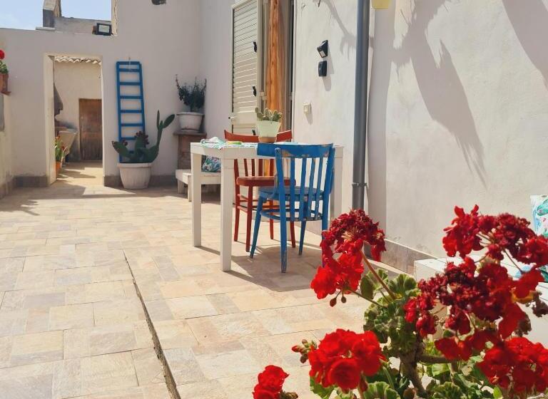 A Un Passo Dal Tramonto