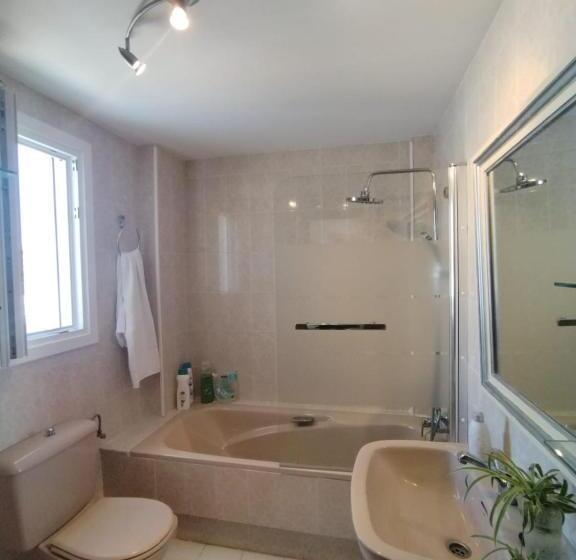 Casa Trebol Parquing Gratis