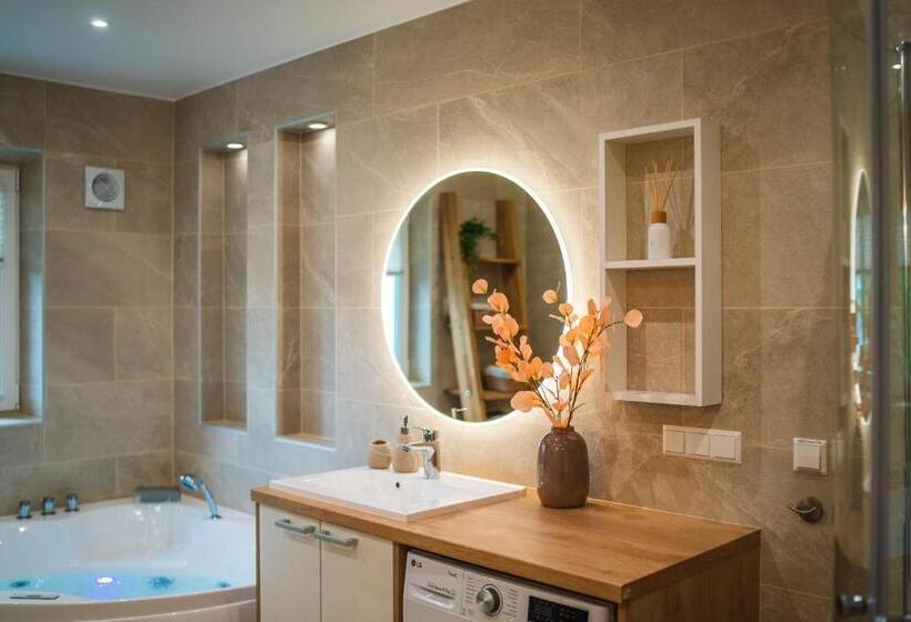 Otepää Holiday Apartment With Jacuzzi