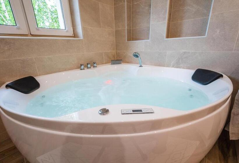 Otepää Holiday Apartment With Jacuzzi