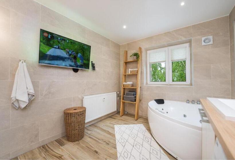 Otepää Holiday Apartment With Jacuzzi