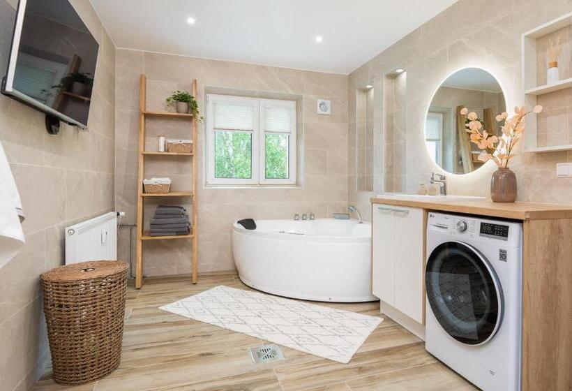 Otepää Holiday Apartment With Jacuzzi