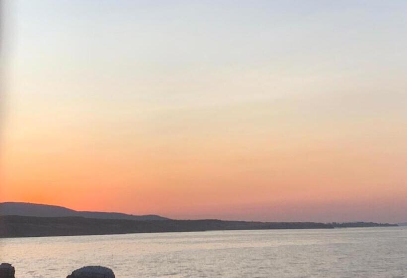 بنسيون Brunette Beauties Guesthouse & Studio Sinemorets