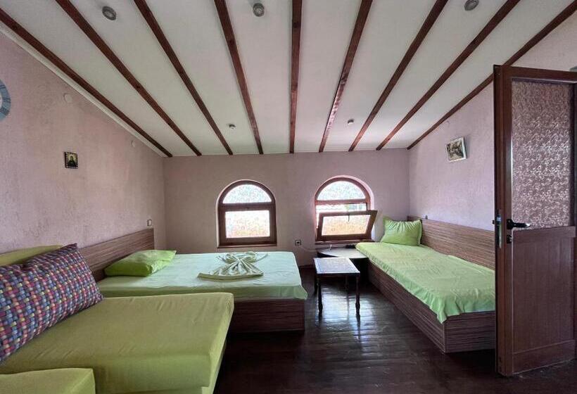 بنسيون Brunette Beauties Guesthouse & Studio Sinemorets