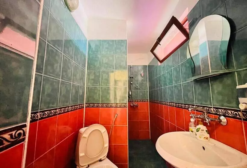 پانسیون Brunette Beauties Guesthouse & Studio Sinemorets