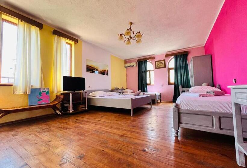 بنسيون Brunette Beauties Guesthouse & Studio Sinemorets