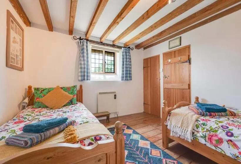 1 New Thatched Cottage