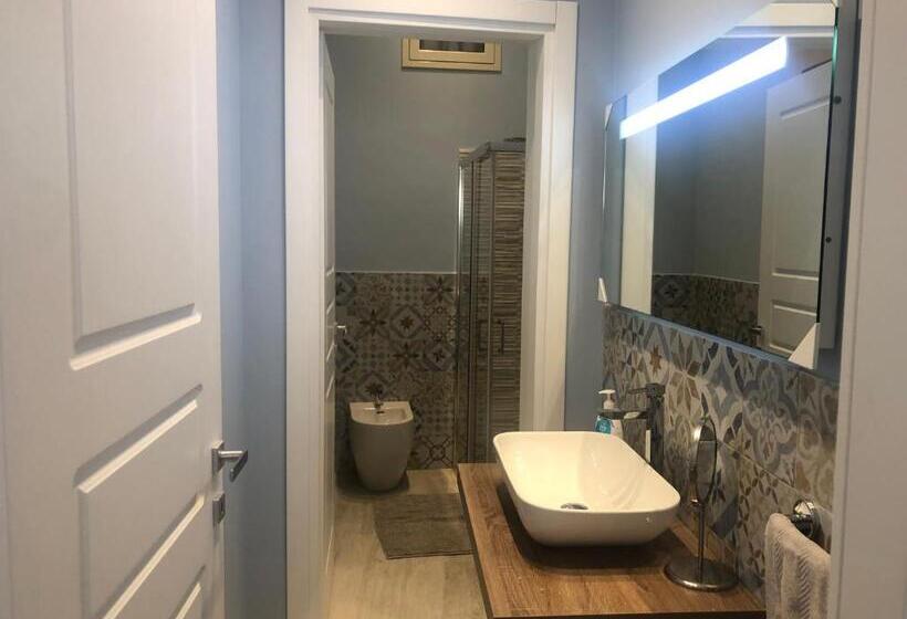 Apartment Alfonzetti 5 Min Walk To Central Train And Bus Station