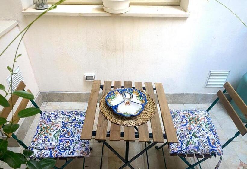 Apartment Alfonzetti 5 Min Walk To Central Train And Bus Station
