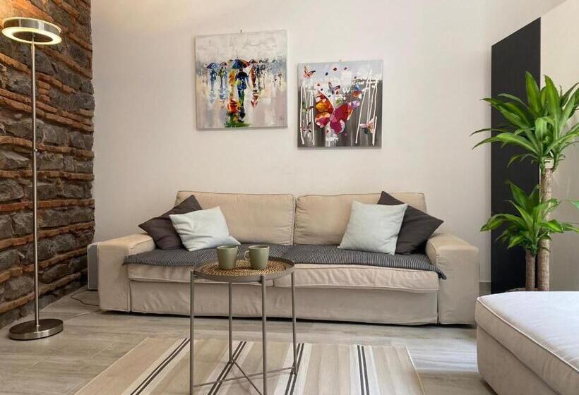 Apartment Alfonzetti 5 Min Walk To Central Train And Bus Station