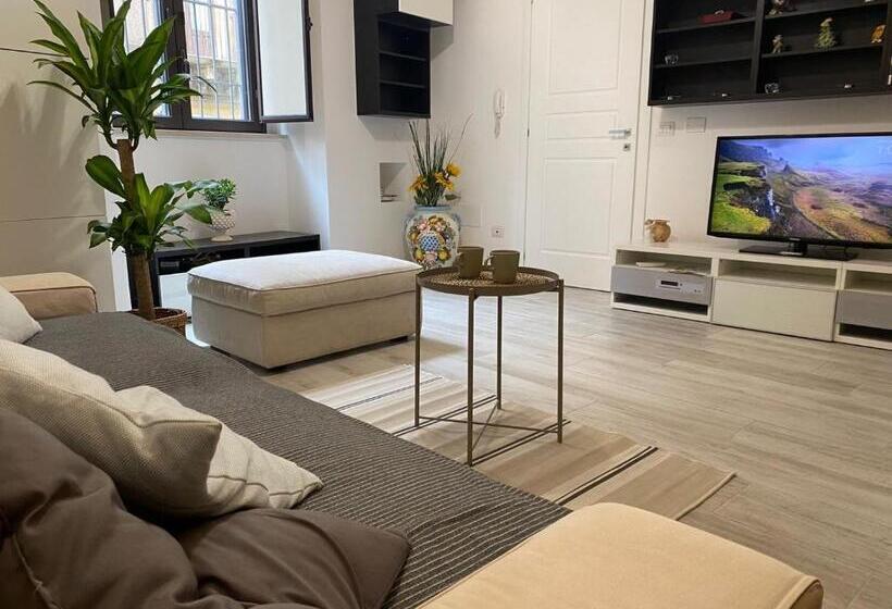 Apartment Alfonzetti 5 Min Walk To Central Train And Bus Station