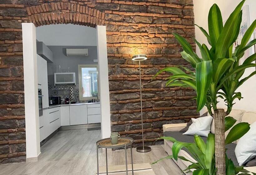 Apartment Alfonzetti 5 Min Walk To Central Train And Bus Station